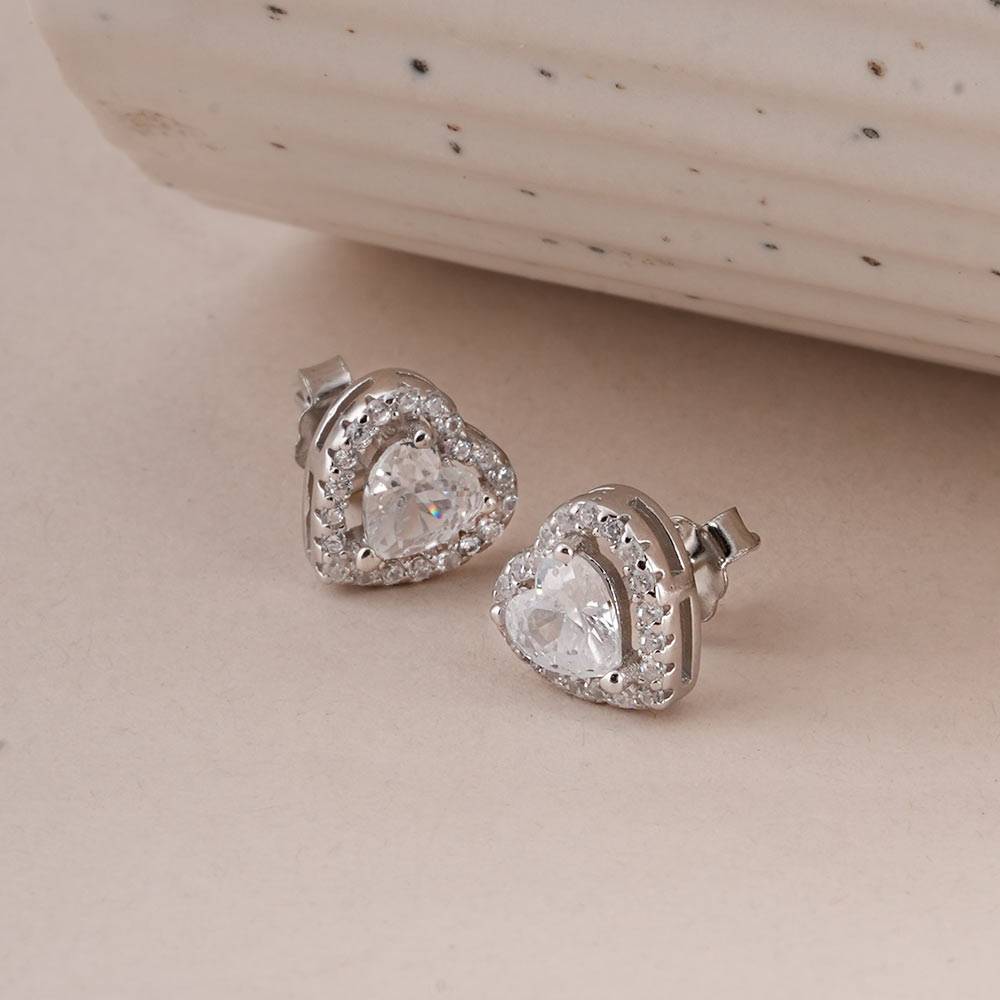925 Sterling Silver Elegant Heart-Shaped Stud Earrings : SRWER2