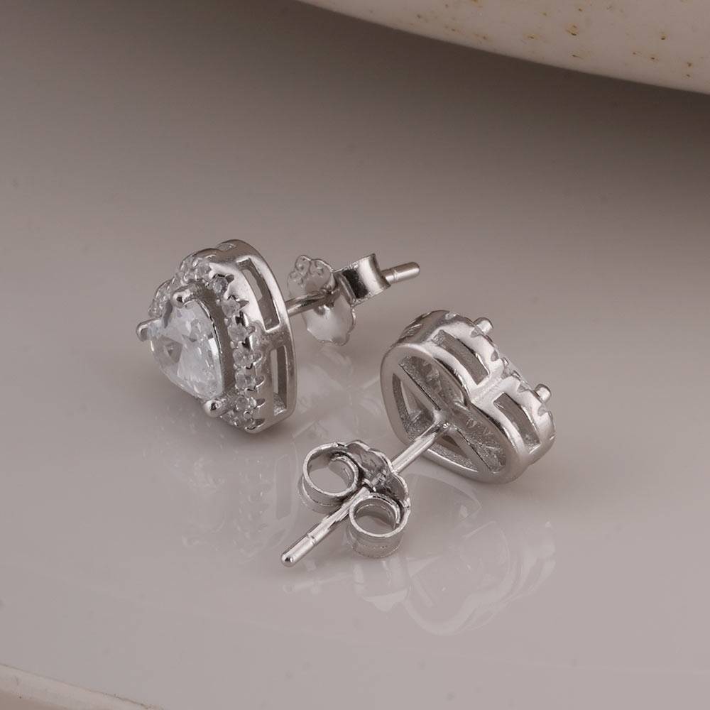 925 Sterling Silver Elegant Heart-Shaped Stud Earrings : SRWER2