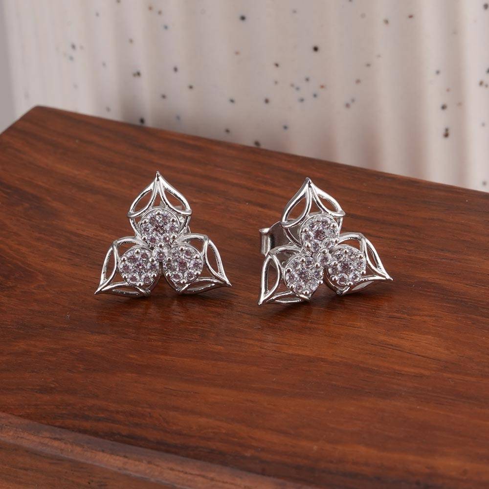 925 Sterling Silver Leaf Stud Earrings : SRWER8