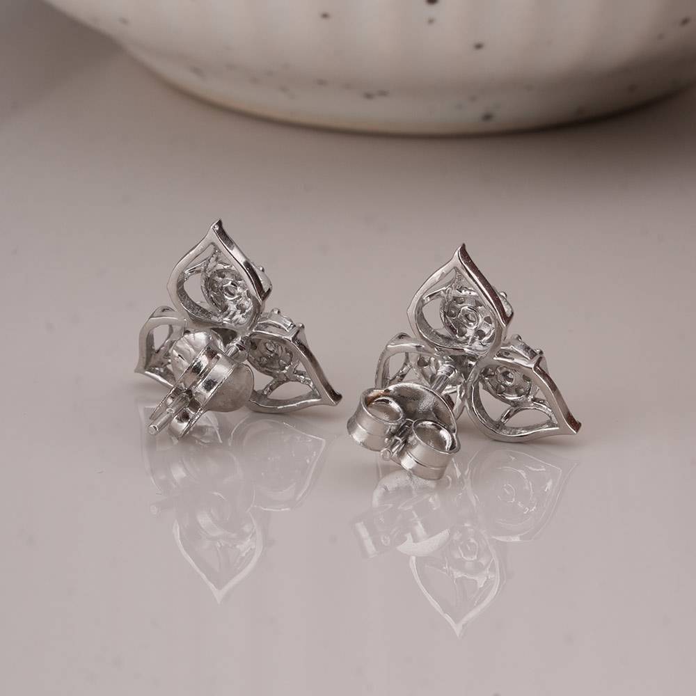 925 Sterling Silver Leaf Stud Earrings : SRWER8