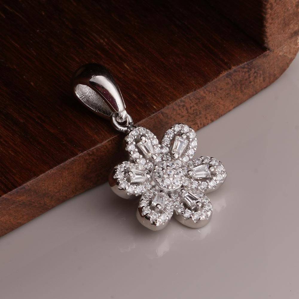 925 Sterling Silver Floral Cz Pendant And Earring Set : SRWJS1