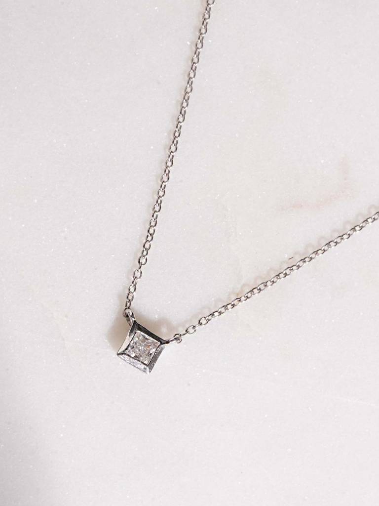 925 Sterling Silver Princess Cut Pendant : SRWNC20