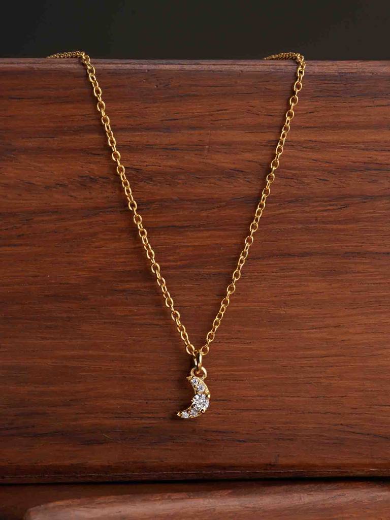 925 Sterling Silver Dreamy Moon Pendant : SRWNC27