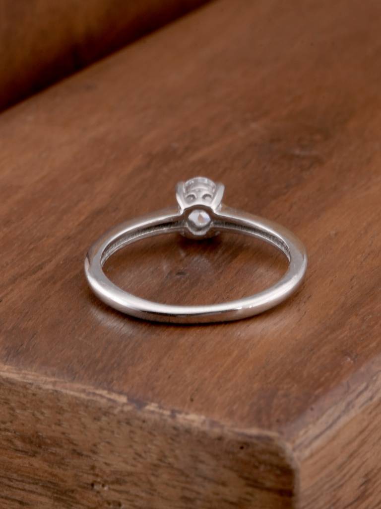 925 Sterling Silver Four-Prong Oval Solitaire Ring For Womens : SRWRG382-5