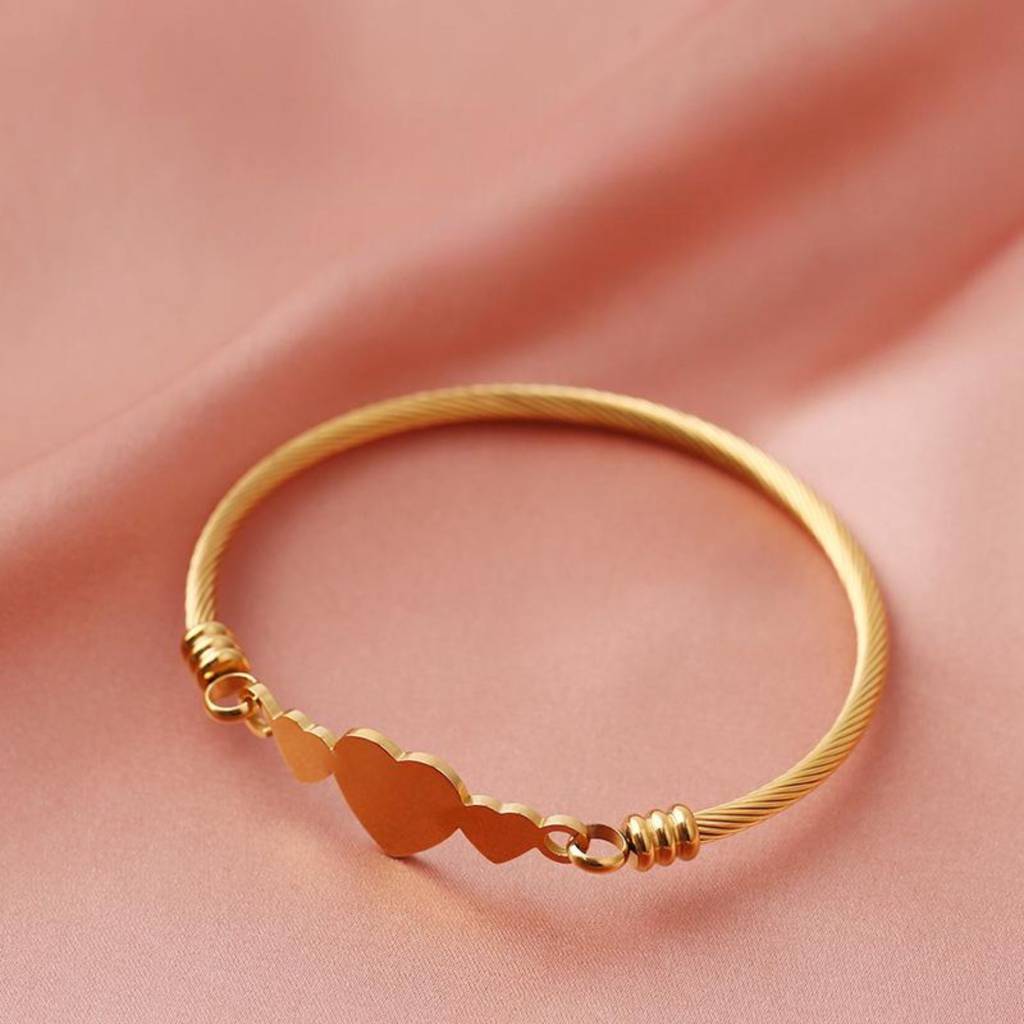 Golden Pulse Heart Cuff Bracelet : SSBR15
