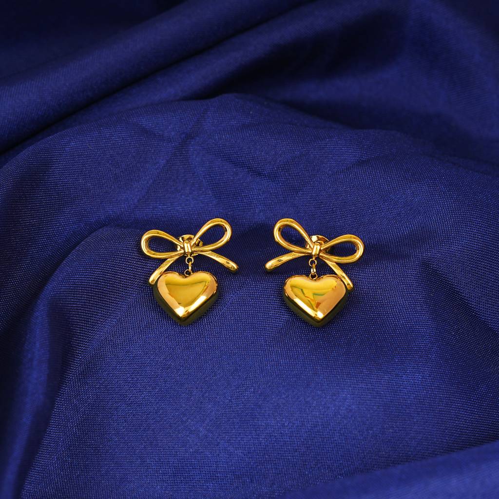 Wrapped With Love Heart Bow Earrings : SSER15