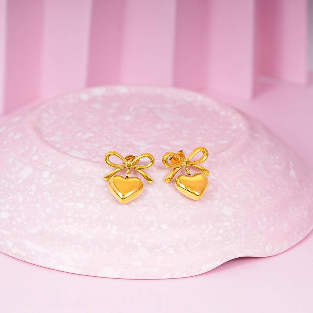 Wrapped With Love Heart Bow Earrings : SSER15