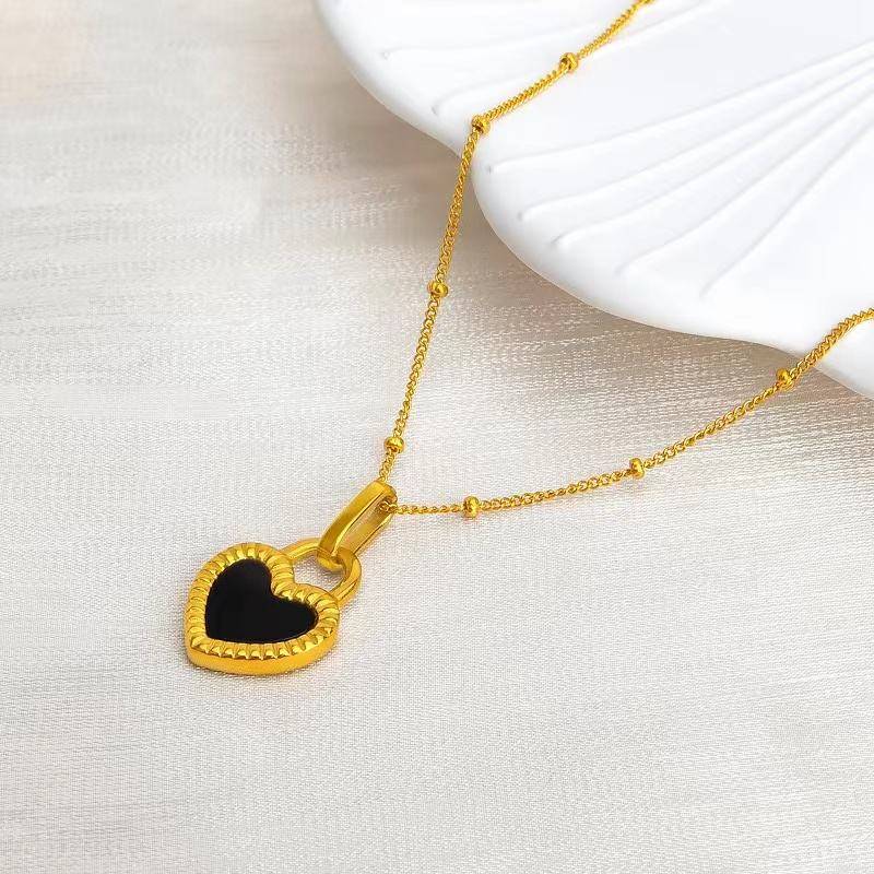 Two Sides Of Love Â Black & White Heart Pendant Necklace : SSNC7