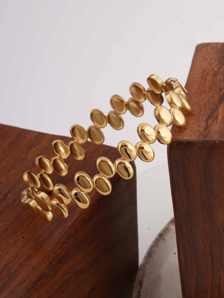 Elegant Gold Bangle Bracelet For Womens - Waterproof & Anti-Tarnish : SSWBR0310