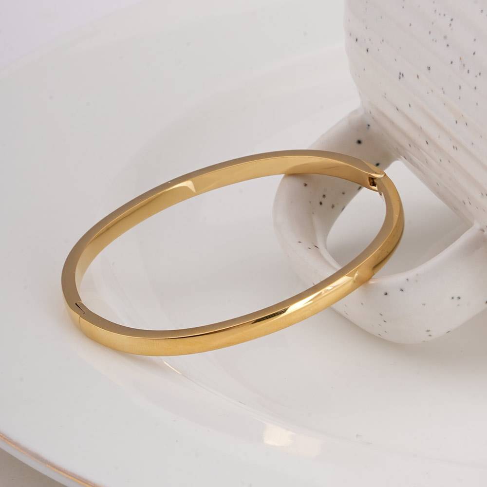 Plain Gold Bangles Bracelet For Womens - Waterproof & Anti-Tarnish : SSWBR0315