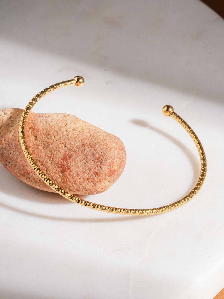 Minimal Twist Cuff Bracelet For Womens - Waterproof & Anti-Tarnish : SSWBR0324