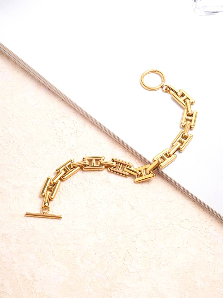 Motion Alloy Brace Bracelet For Women : SSWBR0433