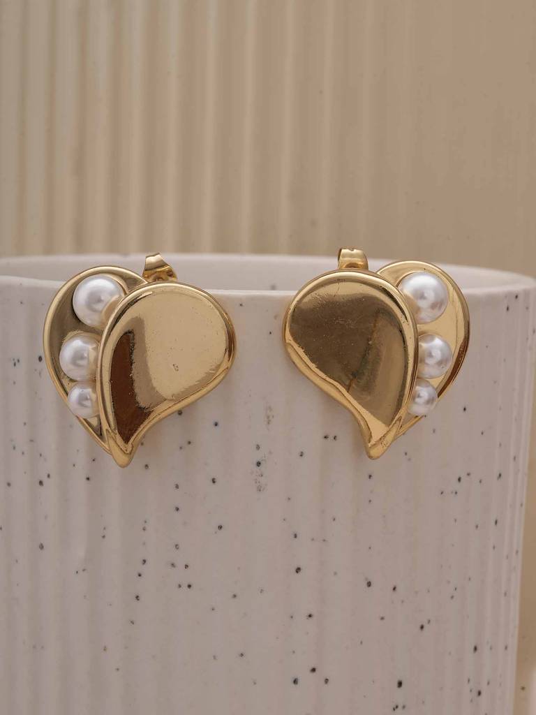 Gilded Heart Pearl Earrings For Womens - Waterproof & Anti-Tarnish : SSWER0566