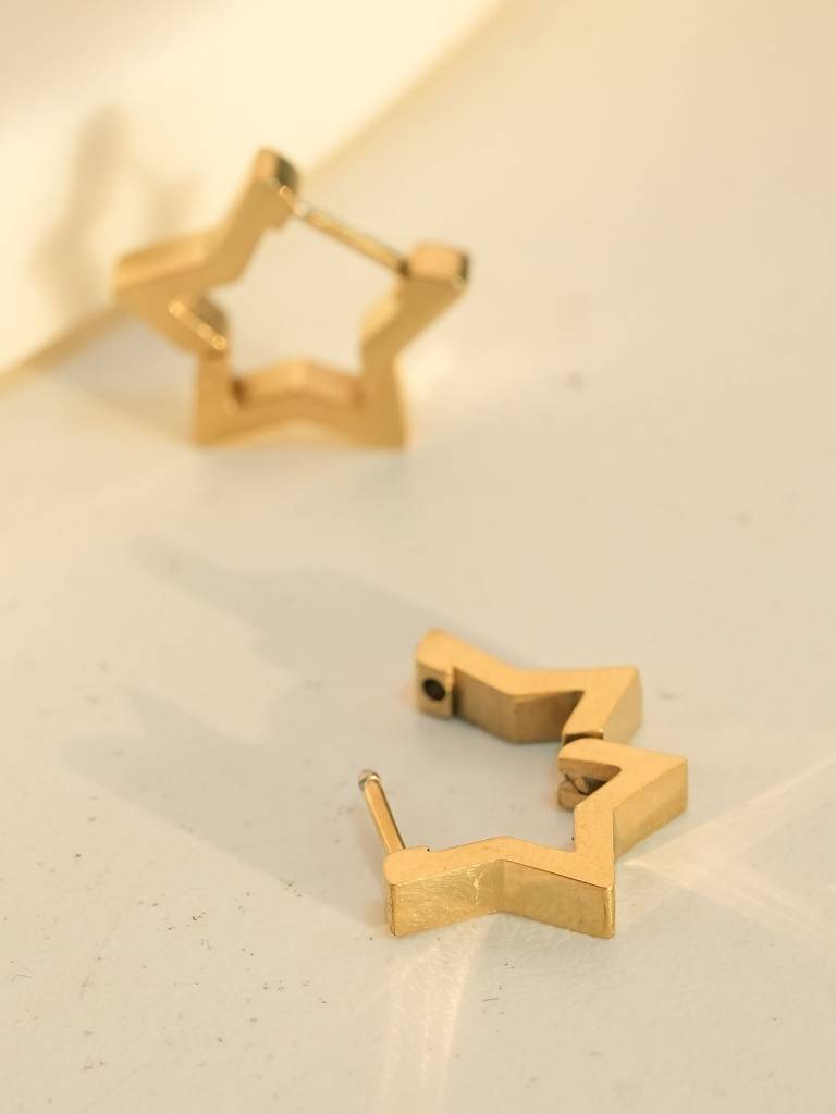 Outline Star Huggie Earrings For Womens - Waterproof & Anti-Tarnish : SSWER0592