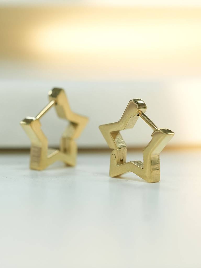 Outline Star Huggie Earrings For Womens - Waterproof & Anti-Tarnish : SSWER0592