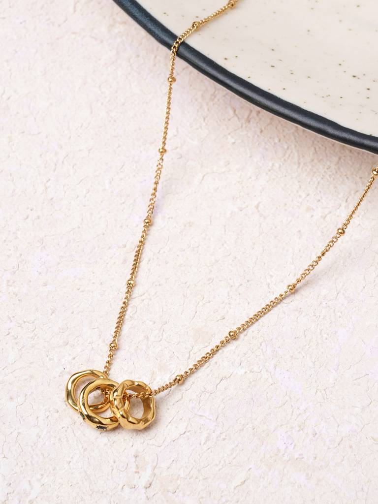 Textured Gold Chain With Twisted Ring Pendant For Women : SSWNC0589