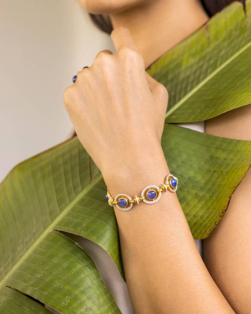 Linked Circular Bracelet : SW-WR-02