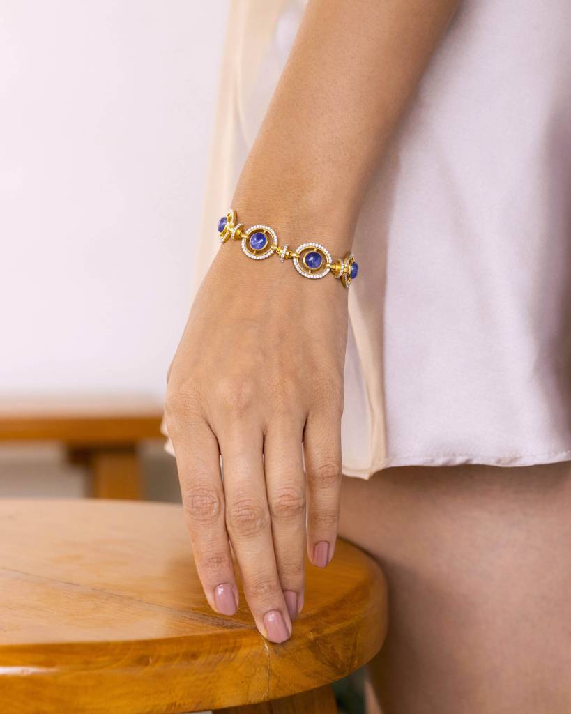 Linked Circular Bracelet : SW-WR-02