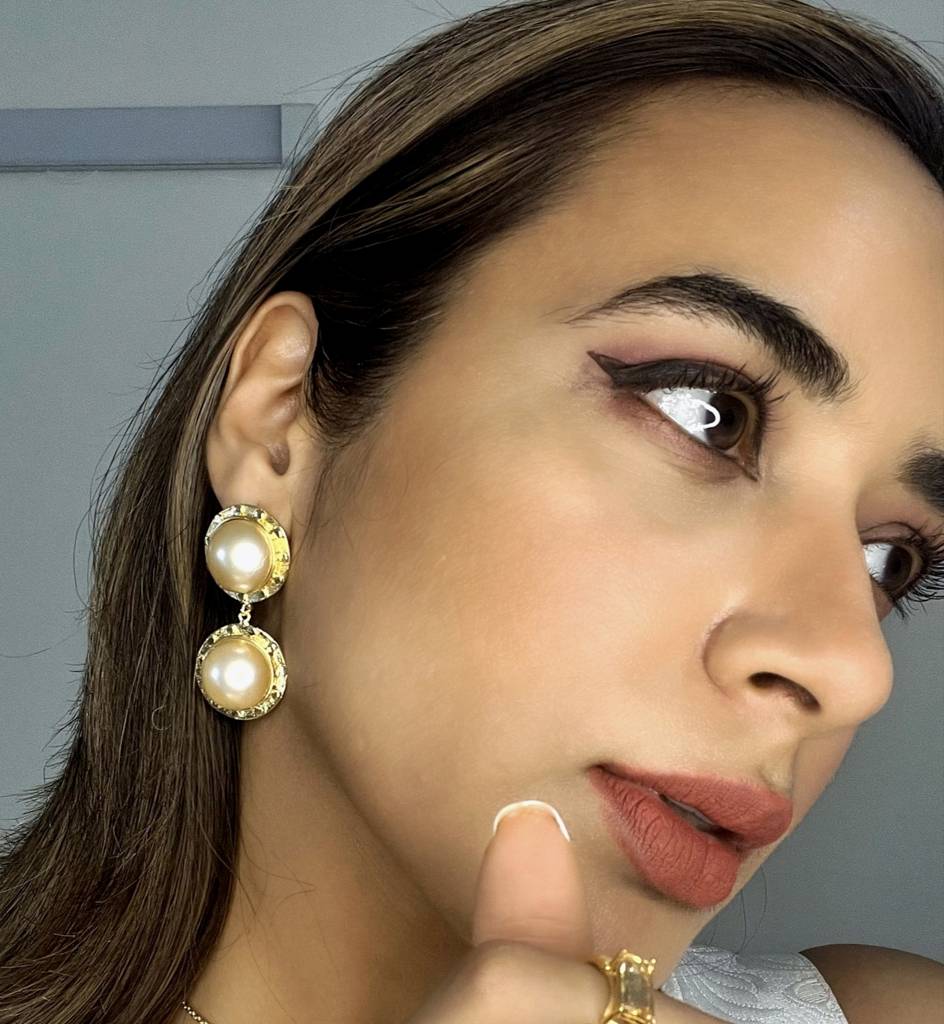 Sangria Pearl Luxe Danglers