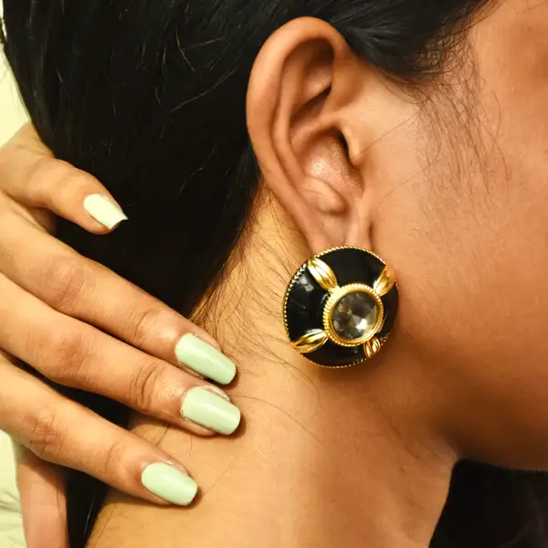 Shadow Stone Stud Earrings : E396