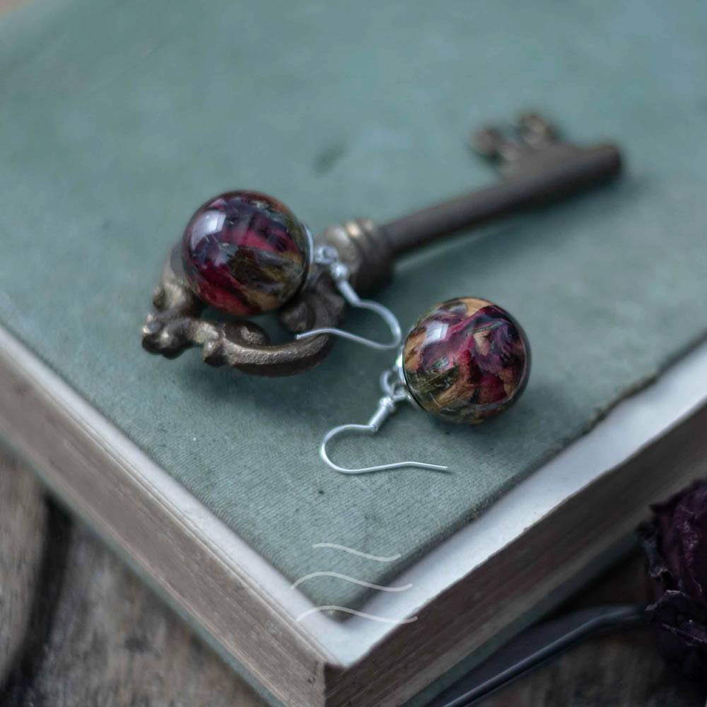 Sonnets Of Love- Roselet Earrings : LA-RR-SOF-E-R