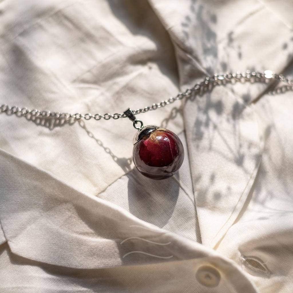 Sonnets Of Love - Roselet Necklace : LA-FF-SOL-01