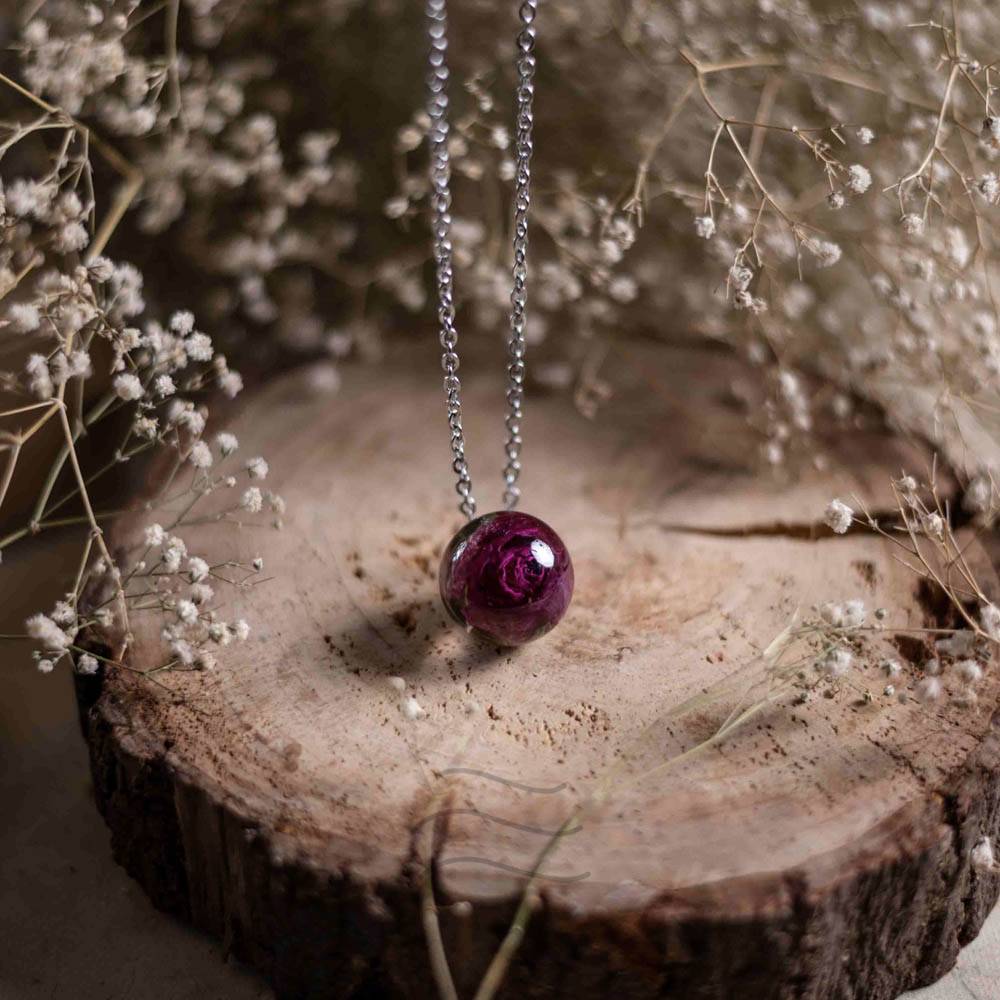 Sonnets Of Love - Roselet Necklace : LA-FF-SOL-01