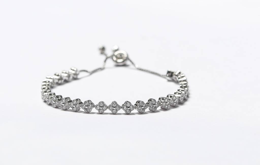 Rosetta Clover Leaf Adjustable Bracelet : TB4106
