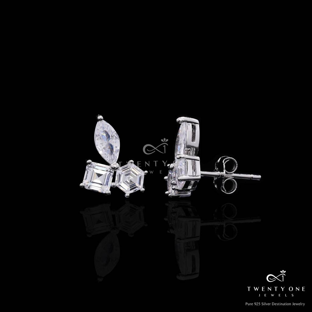 Premium Petite Tri Solitaire Vienna Studs On Pure 925 Silver : TE2397