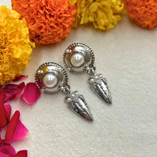 Tfc 18K Glamour Nova Plated Dangler Earrings : 10102