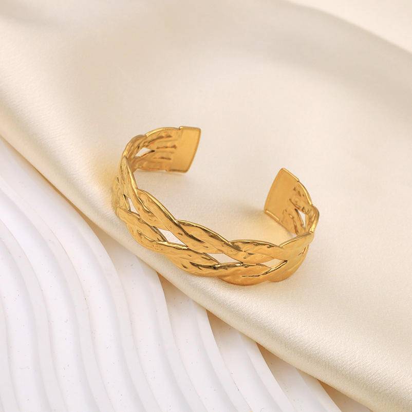 Braided Cuff Bangle : TGB13