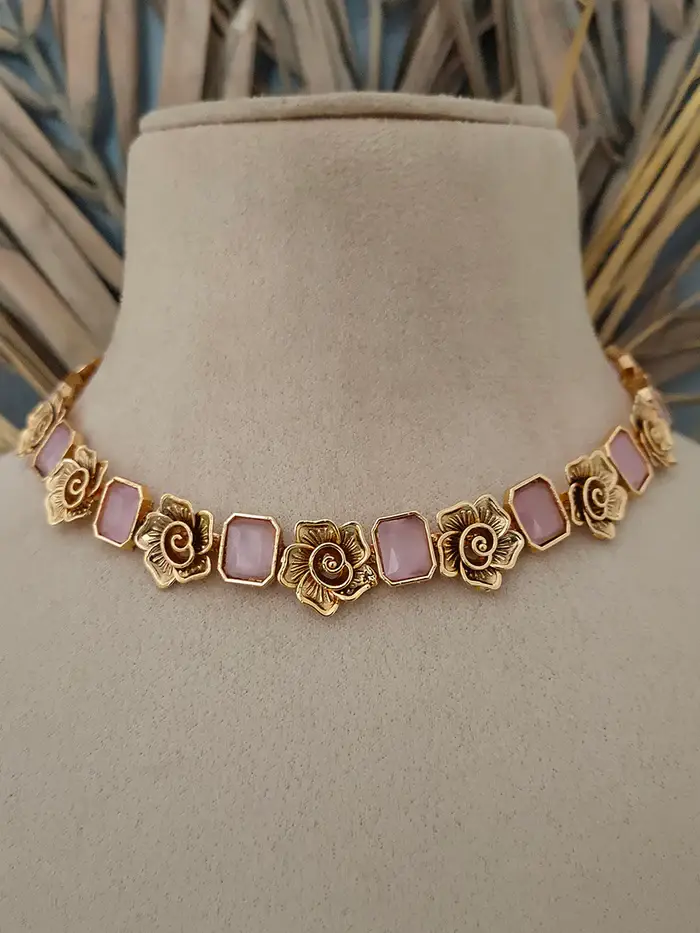 Baby Pink Color Gold Plated Temple Necklace Set - Tmpset121P : TMPSET121P