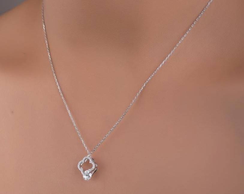 Solitaire Clover Leaf Pendant With Chain On Pure 925 Silver : TP5164