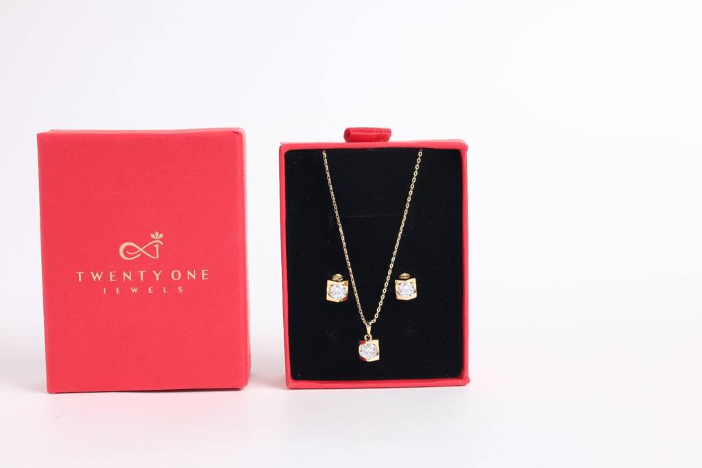 18K Gold Solitaire Vanity Pendant Set On Pure 925 Silver : TPS5141