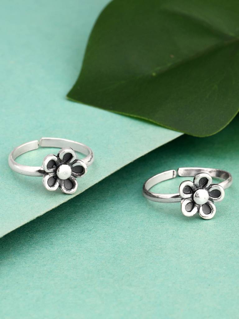 Giva 925 Oxidised Silver Blossoming Flower Toe Rings