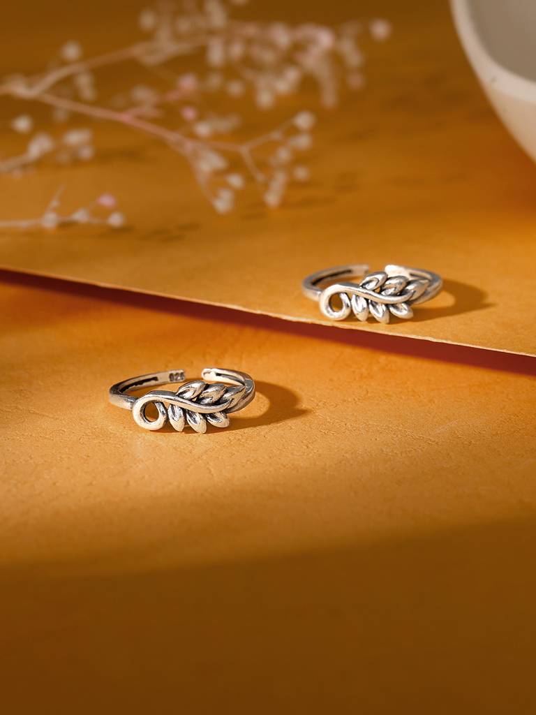 Giva 925 Silver Oxidised Silver Oak Leaves Toe Rings : TR0139