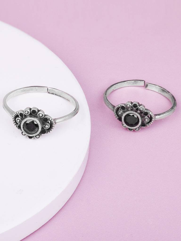 GIVA 925 Sterling Silver Black Stone Toe Ring
