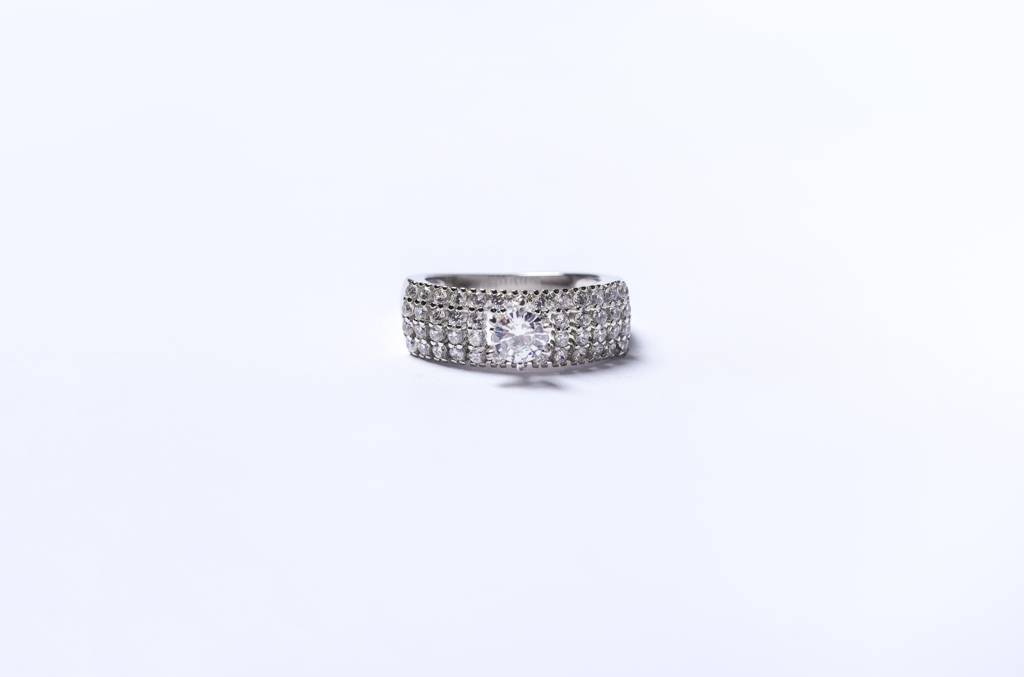 Royal Sia Solitaire Ring : TR31191