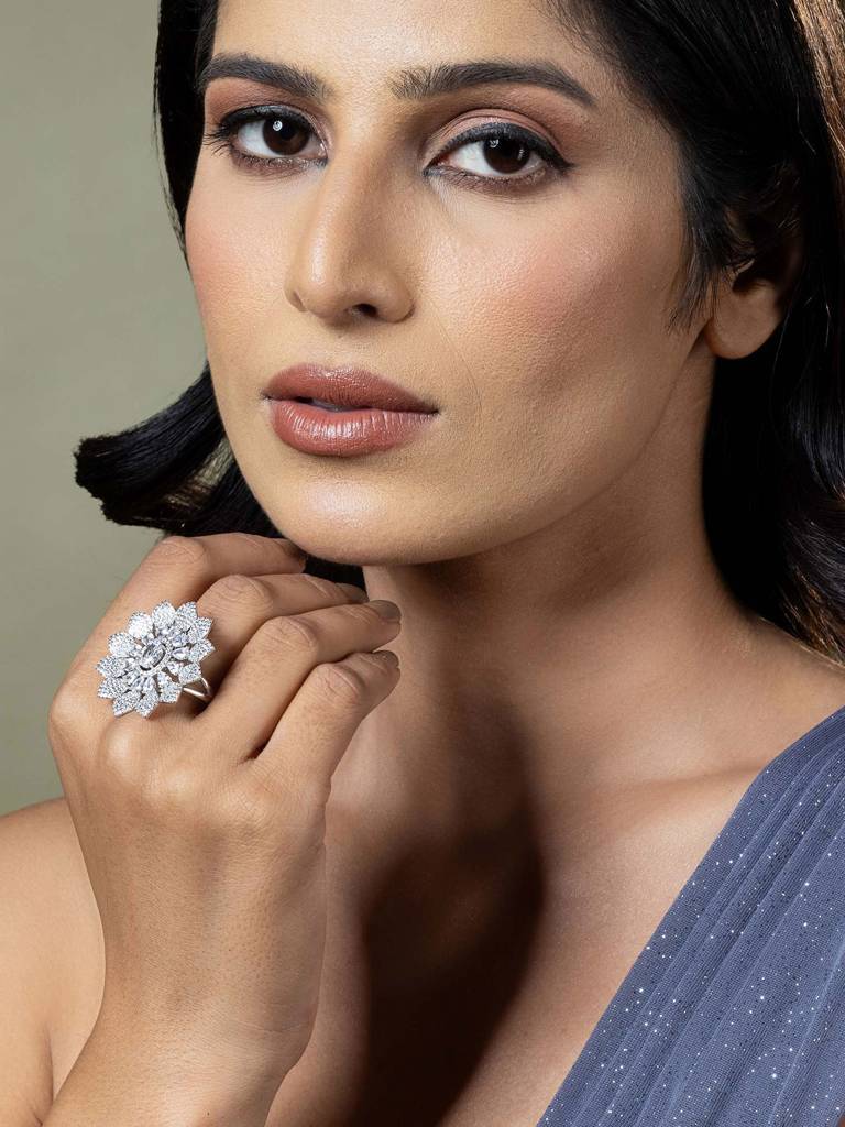 Floral Zircon Studded Silver Ring : TSLR23