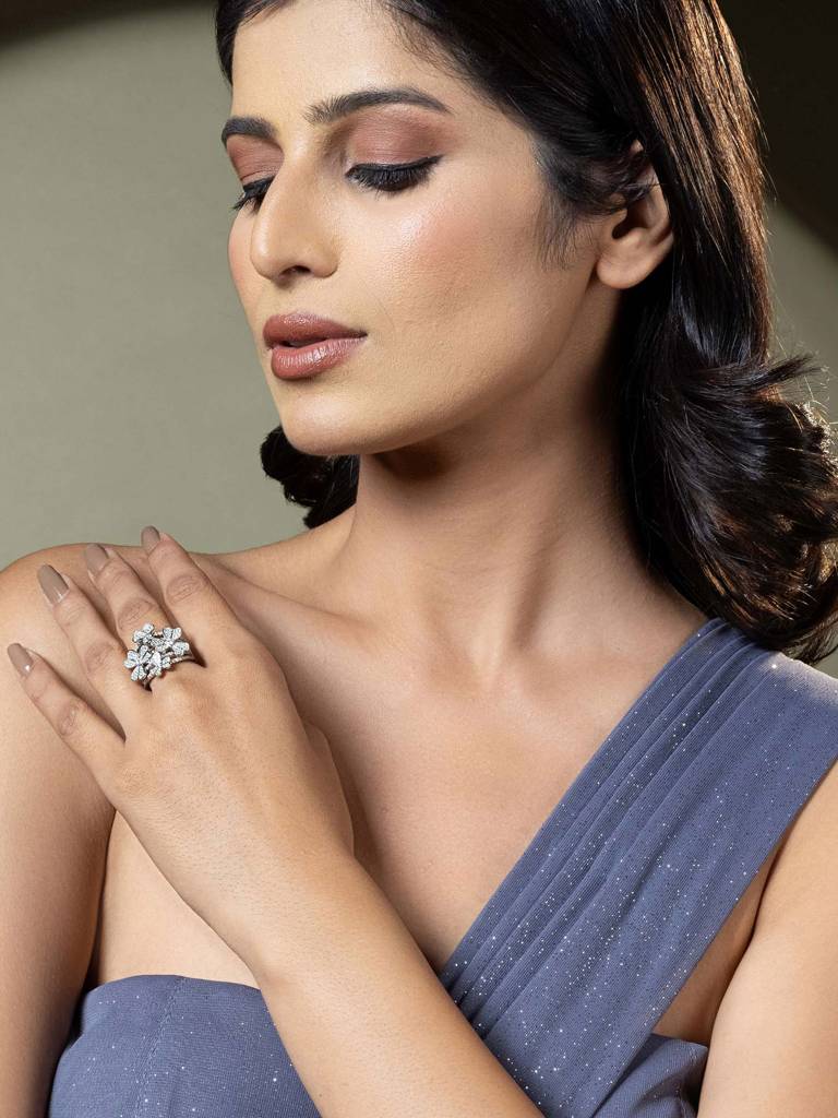 Silver Floral Cluster Ring : TSLR24