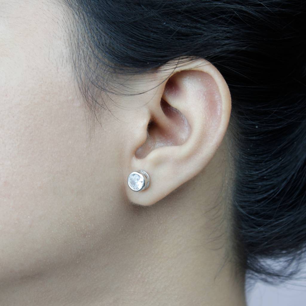931 Pure Silver Decent Round Zircon Stud Earrings : TWP10195MM