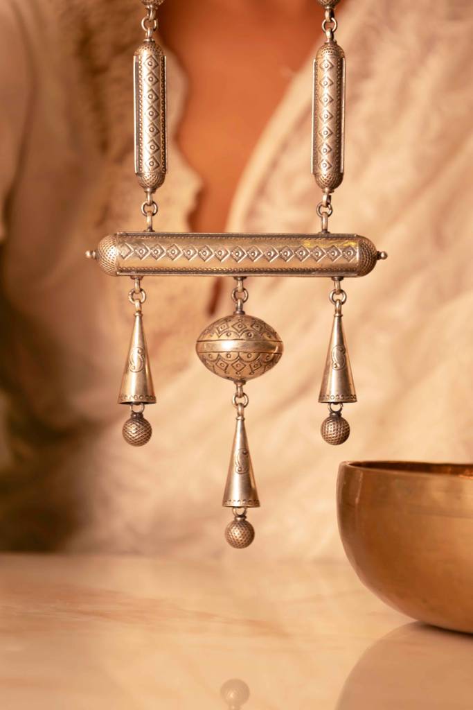 Tattva Vintage Inspired Mandaai Classic Necklace : SN24424