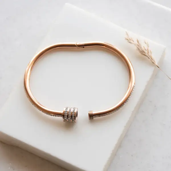 Twisted Sparkle Bangle | Twisted Sparkle Bangle · Eternz