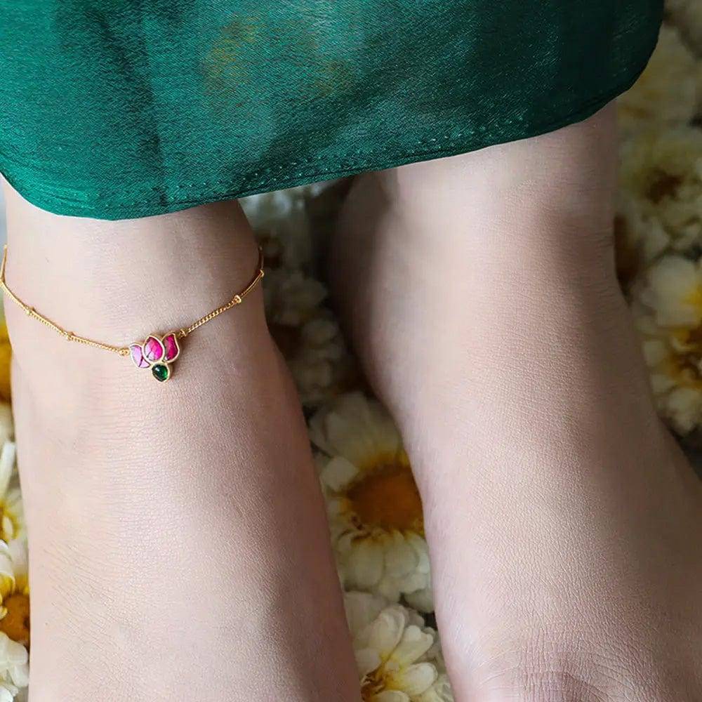 Single Silver Kundan Lotus Anklet : U080SO08LA0512