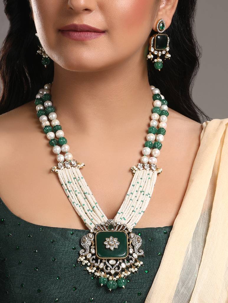 Micron Gold Polish Onyx-Mosanite Necklaces : HRNS-254