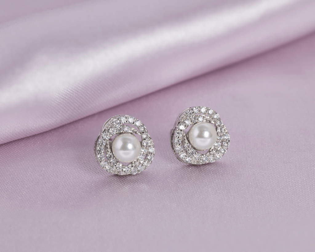 Callie Pearl Studs : T13