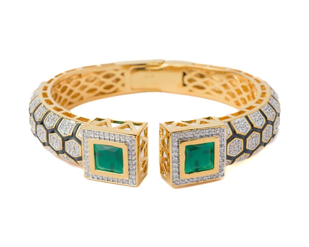 Vivinia By Vidhi Mehra Florence Gold Plated Green Womens Kada -Vb025 : VB025