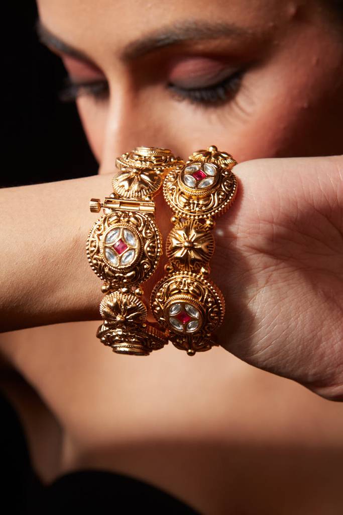 Gold Plated Kundan Studded Screw Openable Temple Bangles, Set Of 2 : VB029