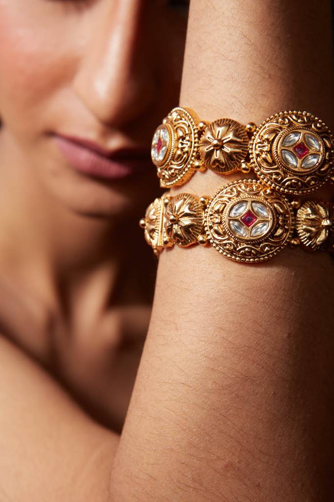Gold Plated Kundan Studded Screw Openable Temple Bangles, Set Of 2 : VB029