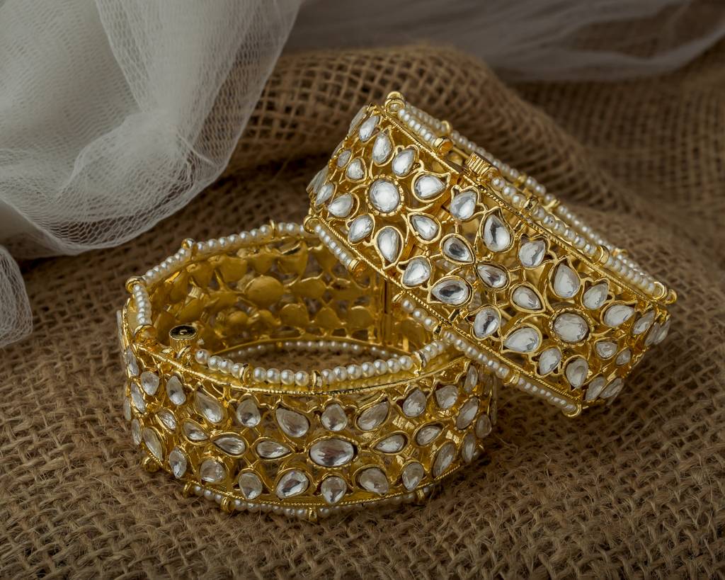Vivinia By Vidhi Mehra Gold Plated Womens Kundan, Polki Pair Of Bangles-Vb075 : VB075